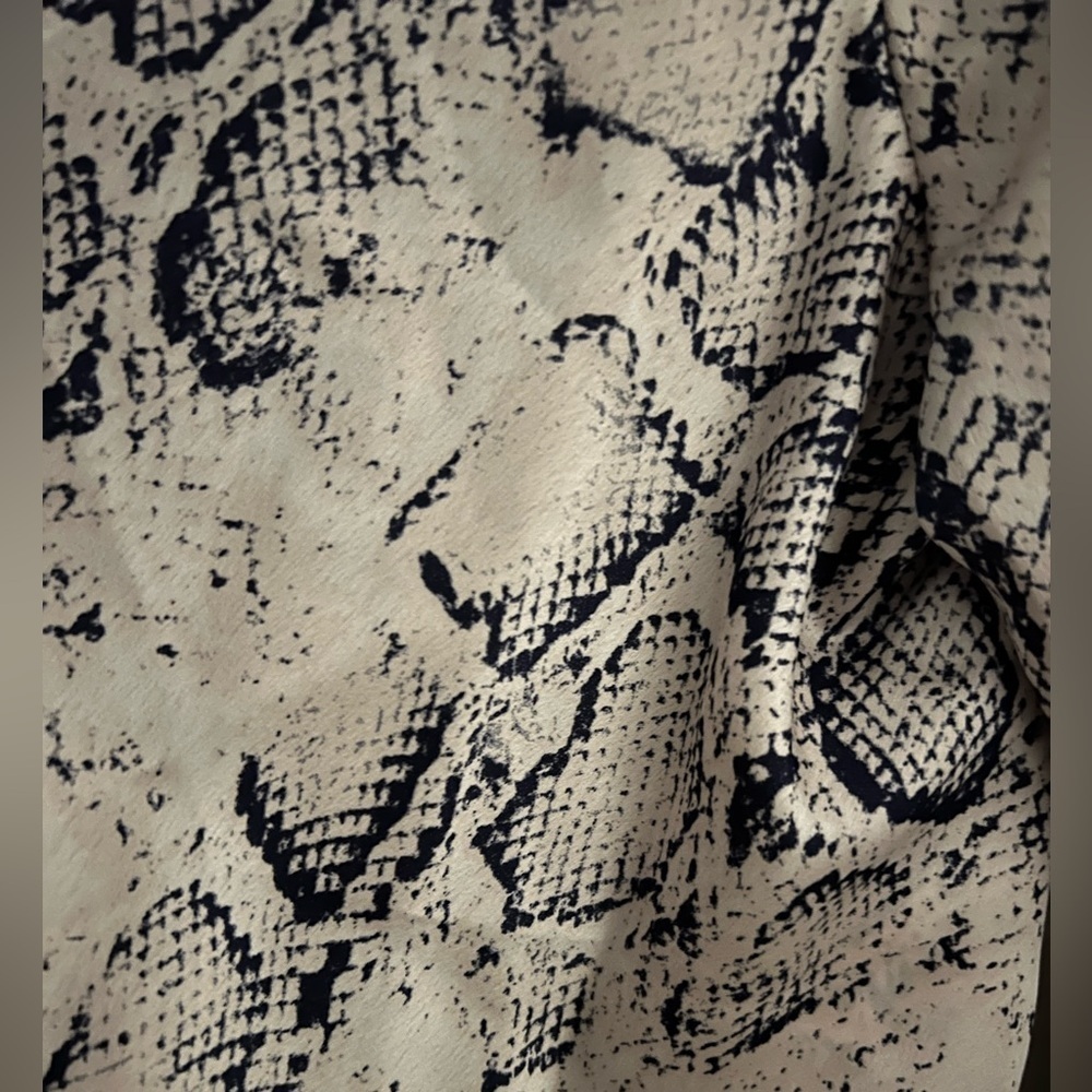 BNWT Hayden Python Print Knot Blouse - Picture 6 of 8